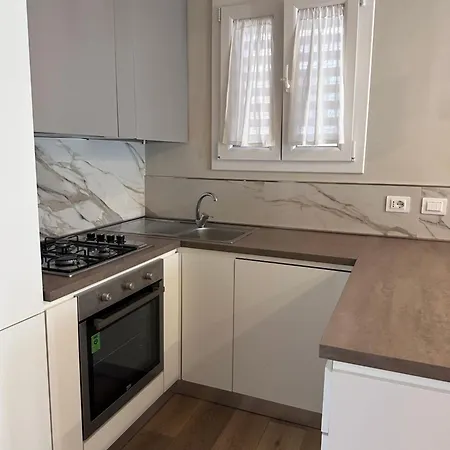Sunshine Apartment *
